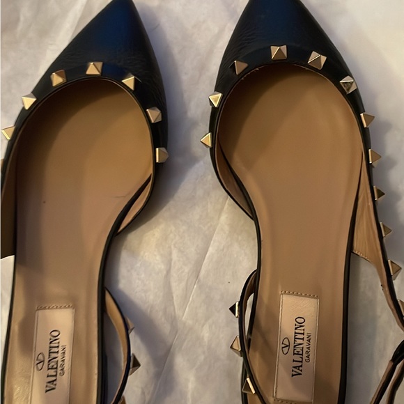 Authentic Valentino Rockstud Flats - Picture 2 of 3